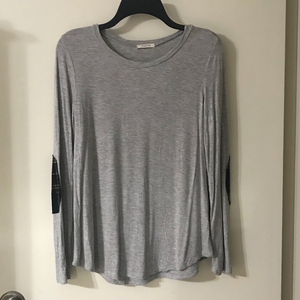 Women’s long sleeve tops. Plaid shoulder pads!
